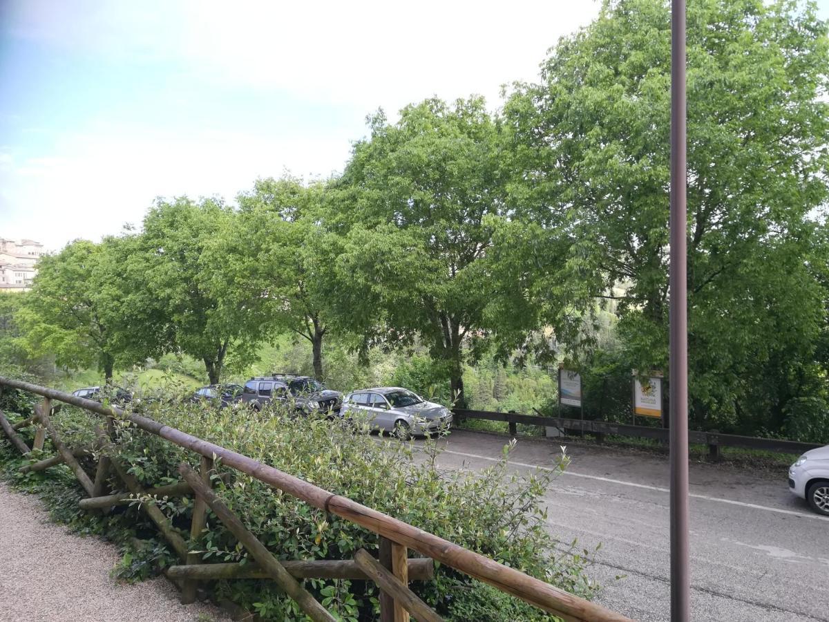 Central- Views - Air Conditioning - Easy Parking -Self Check In Perugia Bagian luar foto